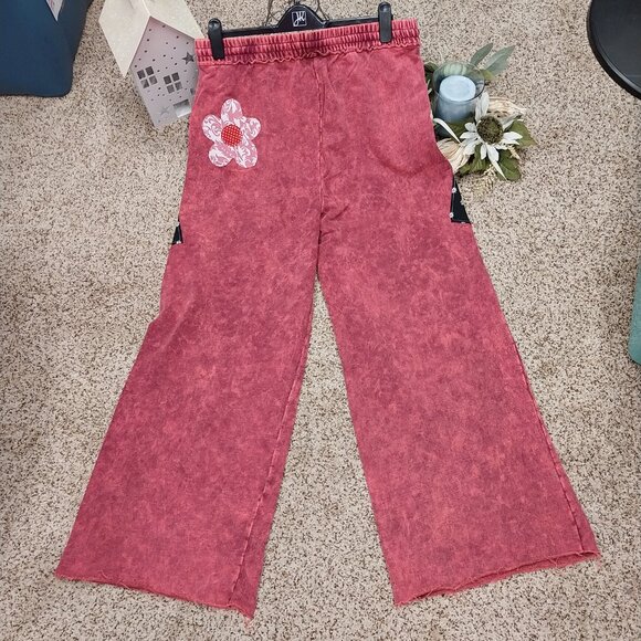 3538 Size 1X Zenana Mineral Washed Upcycled Pull On Pants with Raw Hem. NWT - Picture 5 of 6